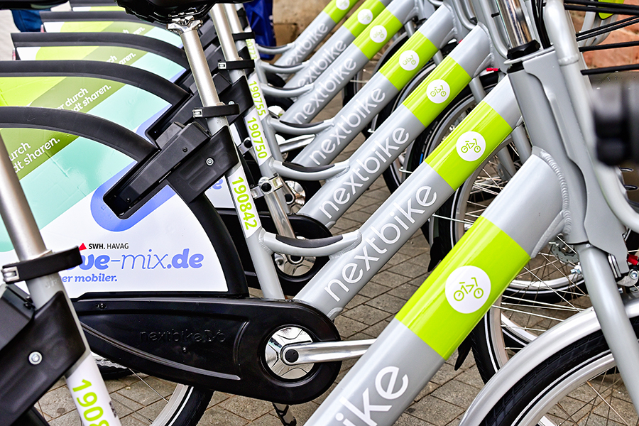 Mehrere movemix_bikes nebeneinander aufgereiht.