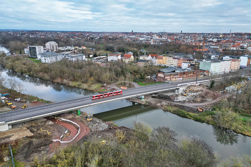 Die Elisabethbrücke aus der Luft aufgenommen.