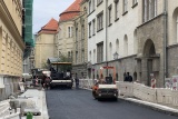 Schwarzdecke als Abschluss des Projektes Kleine Steinstraße