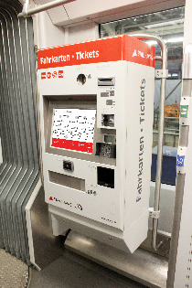 Ein neuer mobiler Fahrkartenautomat. 
