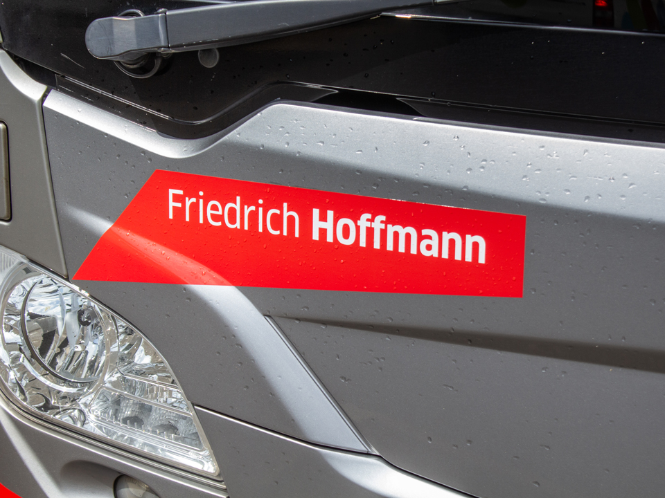 Teasermotiv für die Themenseite Busnamensgeber