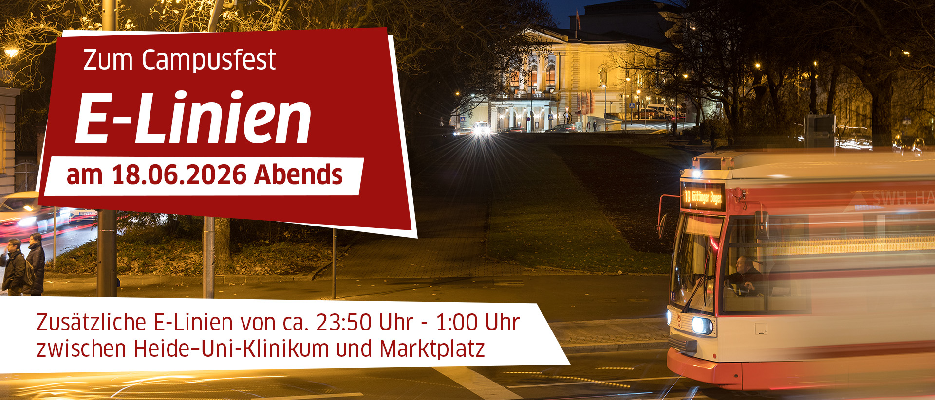 Straßenbahn in der Nacht am Joliot-Curie-Platz.